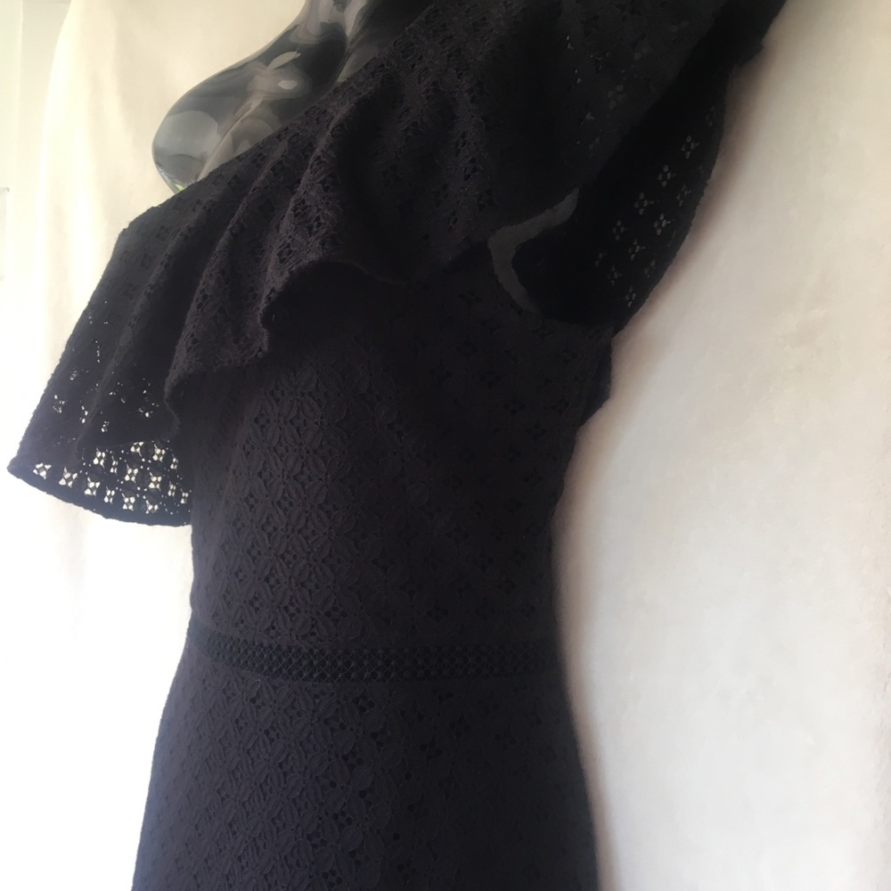 Banana Republic off shoulder black lace eyelet